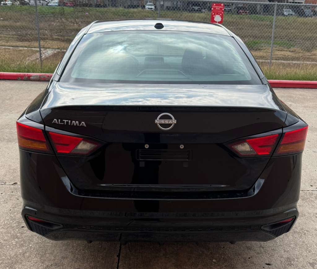 2025 Nissan Altima Image 6