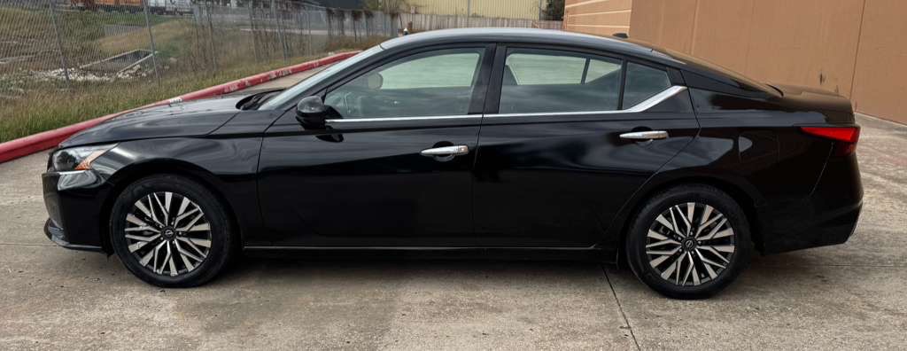 2025 Nissan Altima Image 7