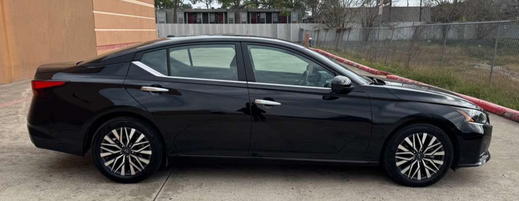 2025 Nissan Altima Image 8