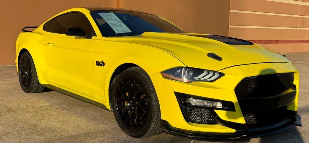 2021 Ford Mustang Image 1