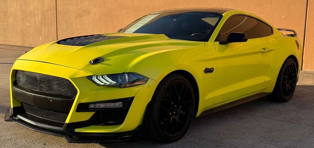 2021 Ford Mustang Image 2
