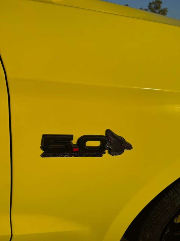 2021 Ford Mustang Image 8