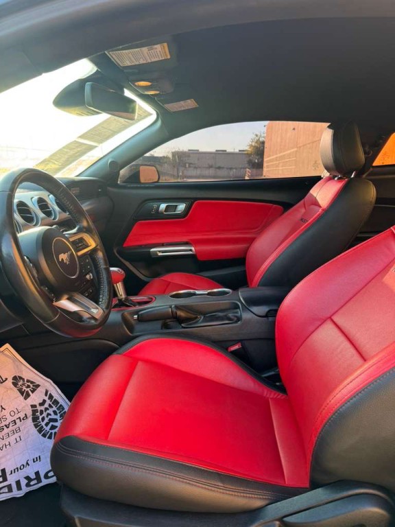 2021 Ford Mustang Image 9