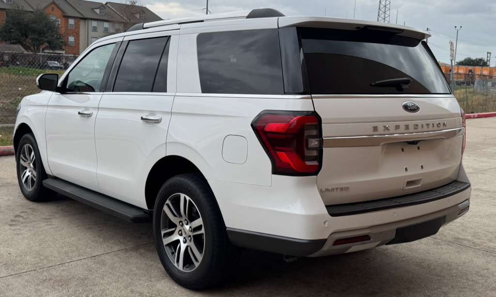 2024 Ford Expedition Image 3