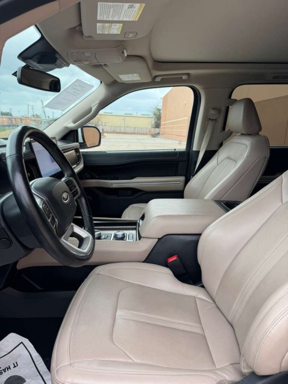 2024 Ford Expedition Image 9