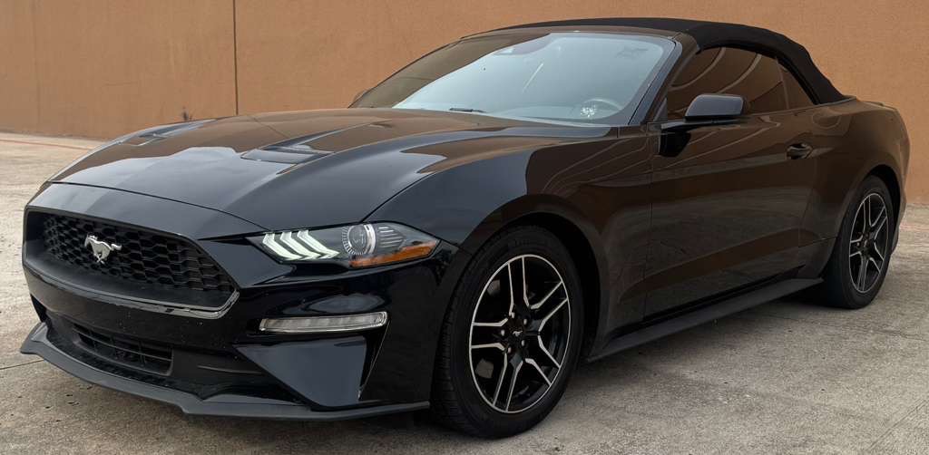 2022 Ford Mustang Image 2