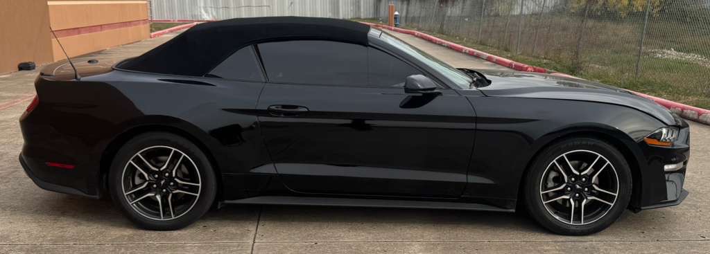 2022 Ford Mustang Image 7