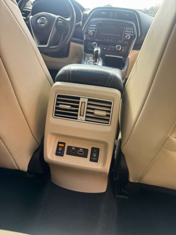 2022 Nissan Maxima Image 12