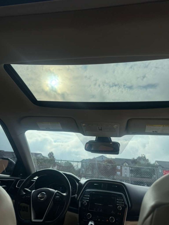 2022 Nissan Maxima Image 14