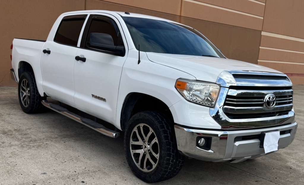 2017 Toyota Tundra Image 1