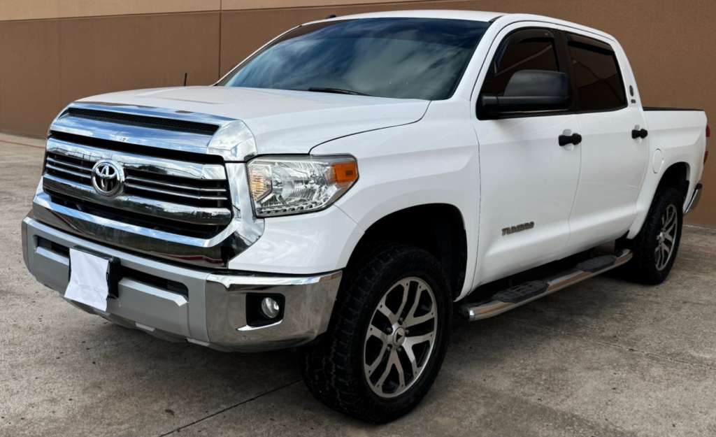 2017 Toyota Tundra Image 2