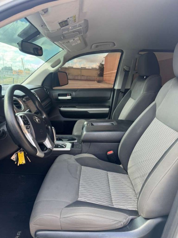 2017 Toyota Tundra Image 8