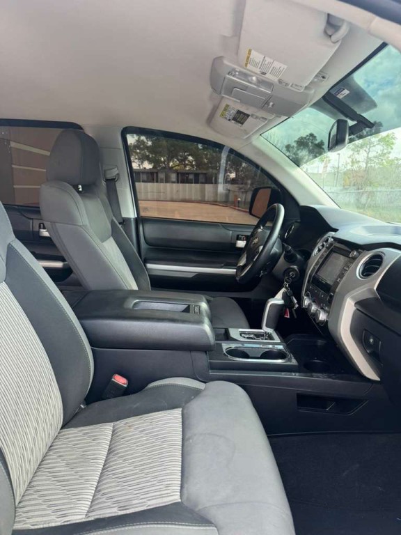 2017 Toyota Tundra Image 9