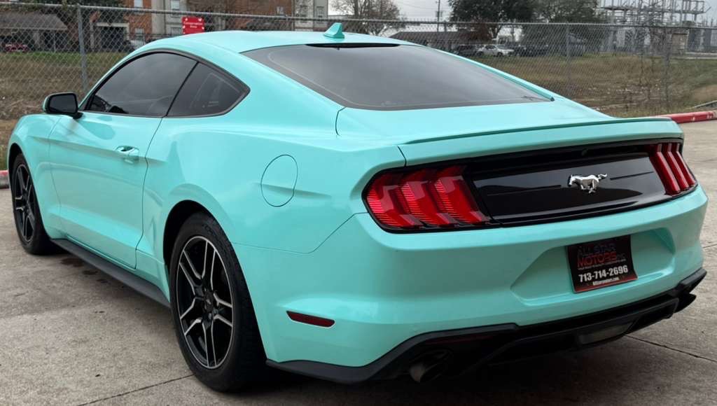 2021 Ford Mustang Image 4