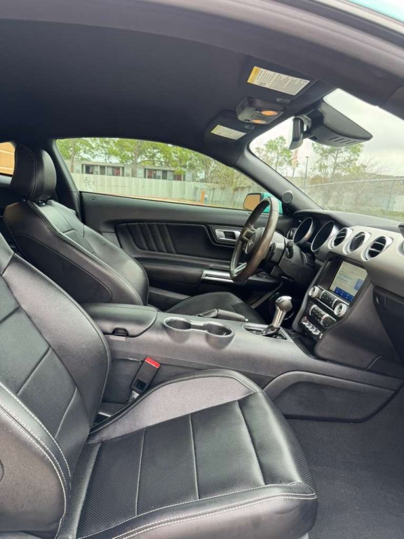 2021 Ford Mustang Image 9