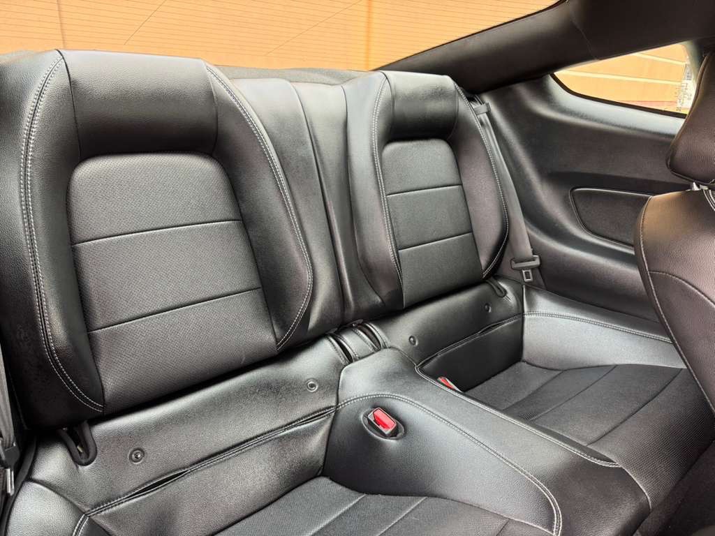 2021 Ford Mustang Image 11