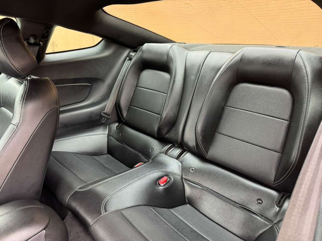 2021 Ford Mustang Image 12