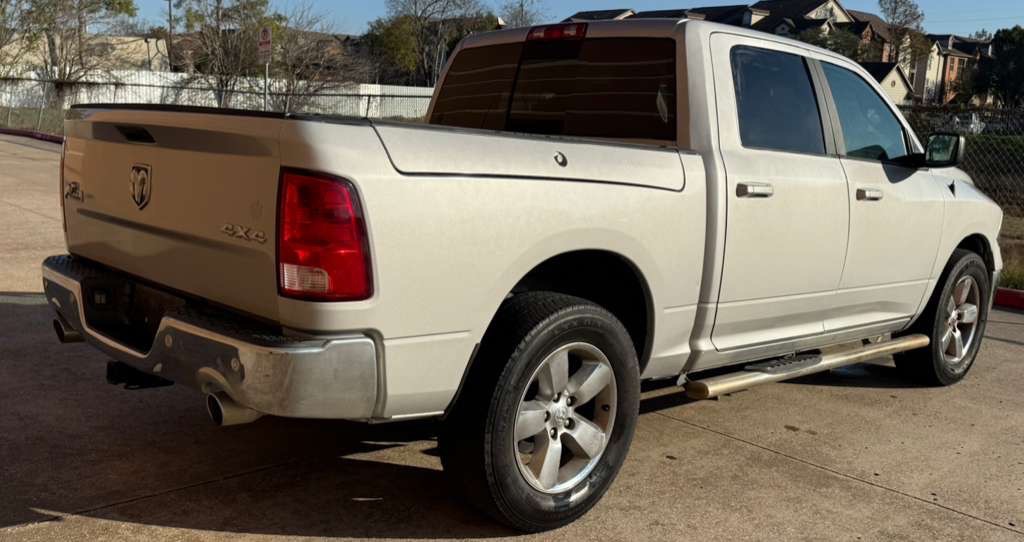 2019 RAM 1500 Image 3