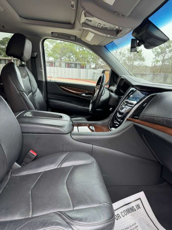 2019 Cadillac Escalade Image 9