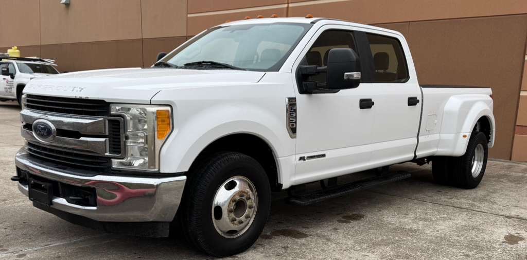 2017 Ford F-350 Image 2