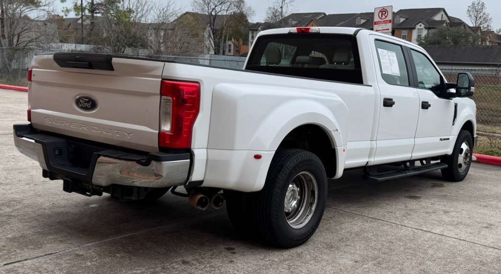 2017 Ford F-350 Image 4
