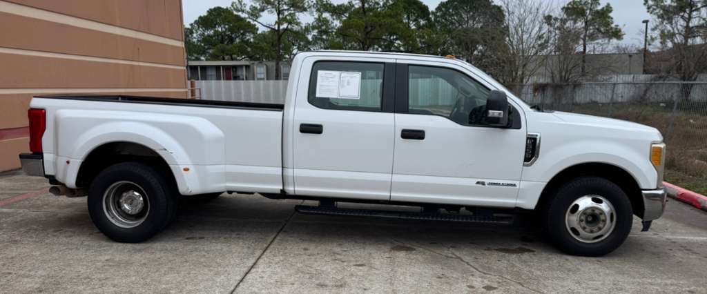 2017 Ford F-350 Image 8