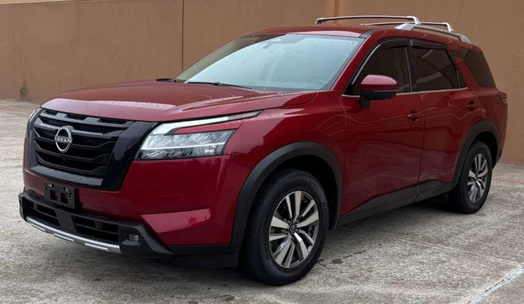 2022 Nissan Pathfinder Image 2