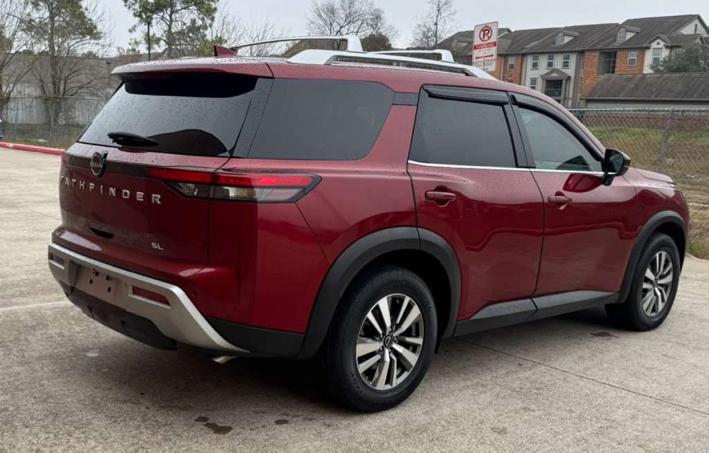 2022 Nissan Pathfinder Image 3