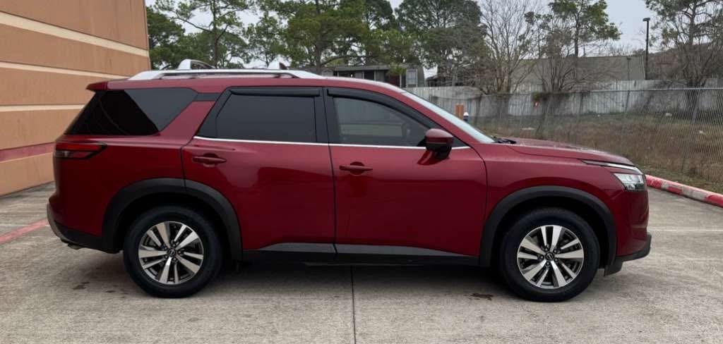 2022 Nissan Pathfinder Image 8