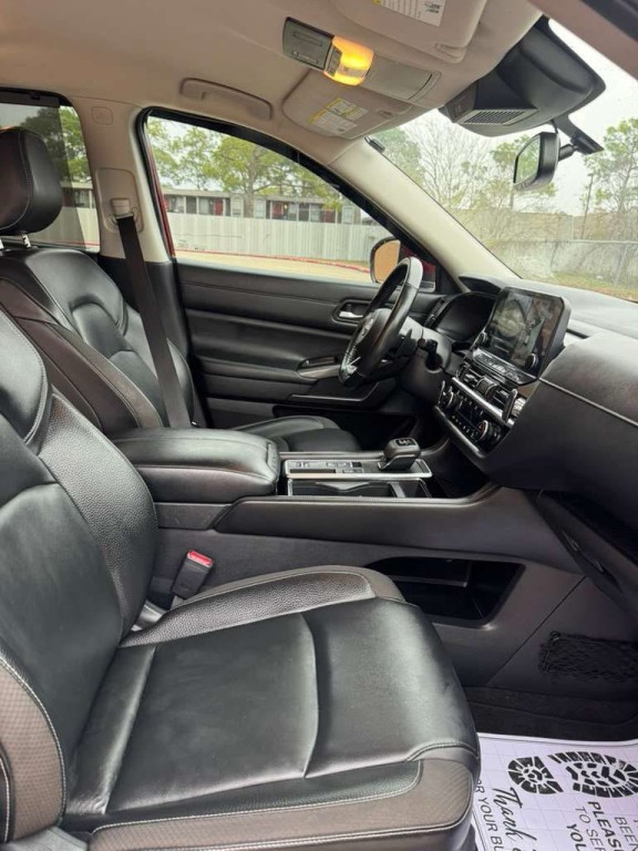 2022 Nissan Pathfinder Image 10
