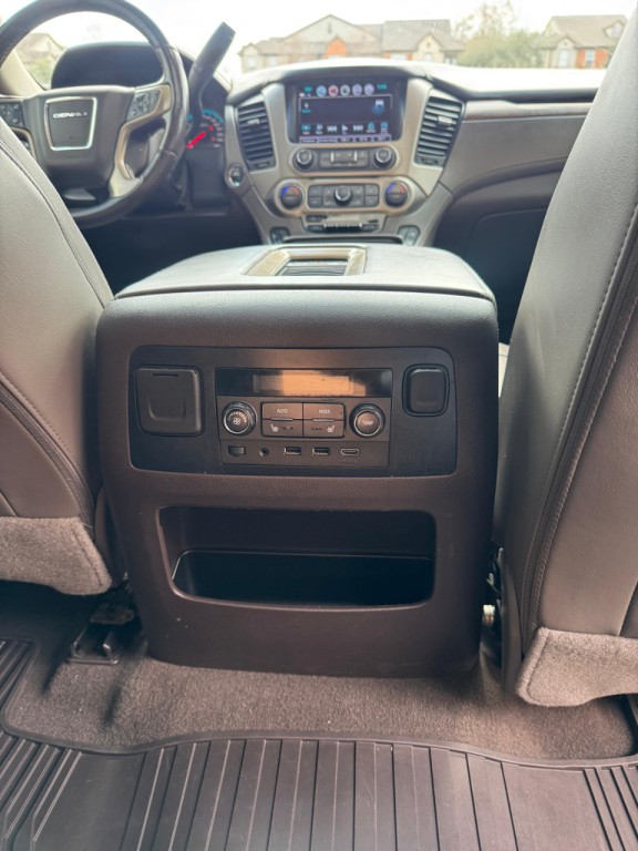 2020 GMC Yukon Image 20