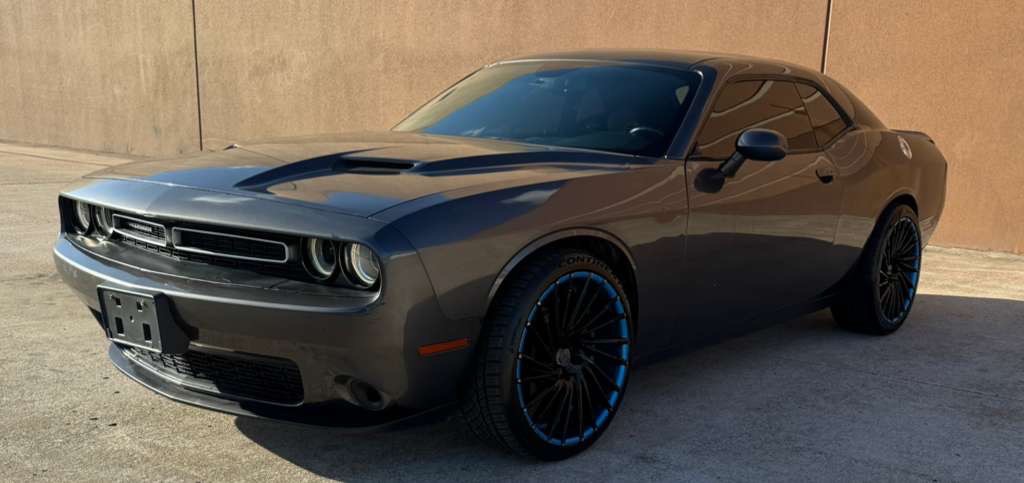 2019 Dodge Challenger Image 2