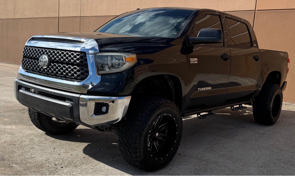 2018 Toyota Tundra Image 2