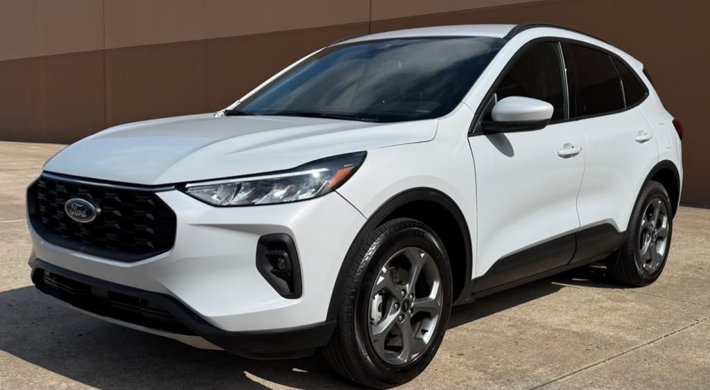 2025 Ford Escape Image 2