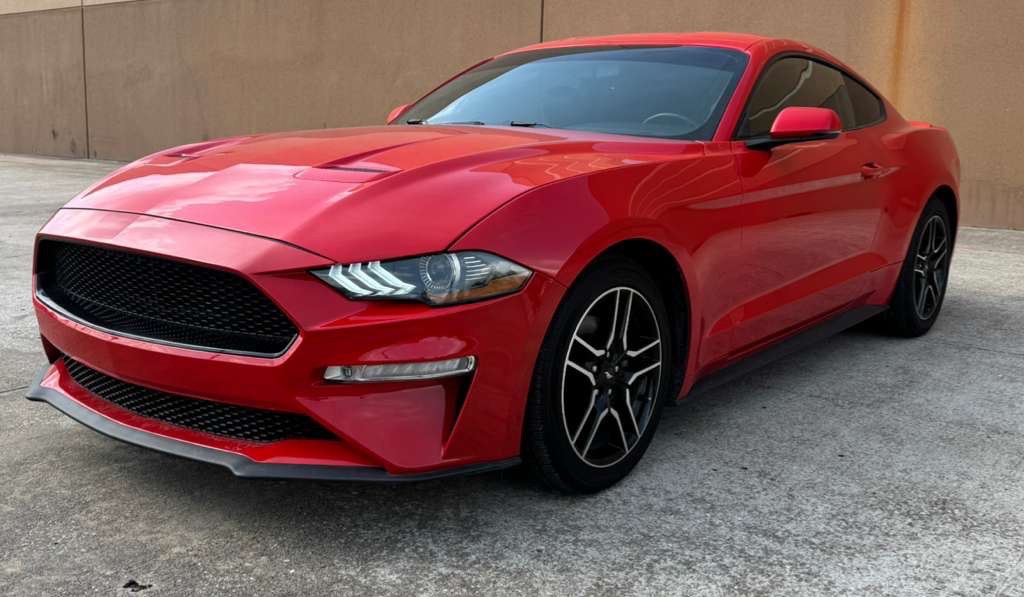 2020 Ford Mustang Image 2