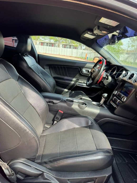 2020 Ford Mustang Image 11