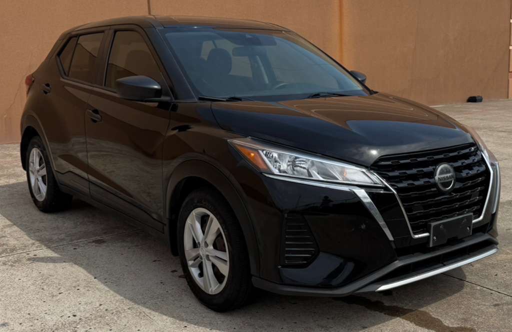 2021 Nissan Kicks Image 1