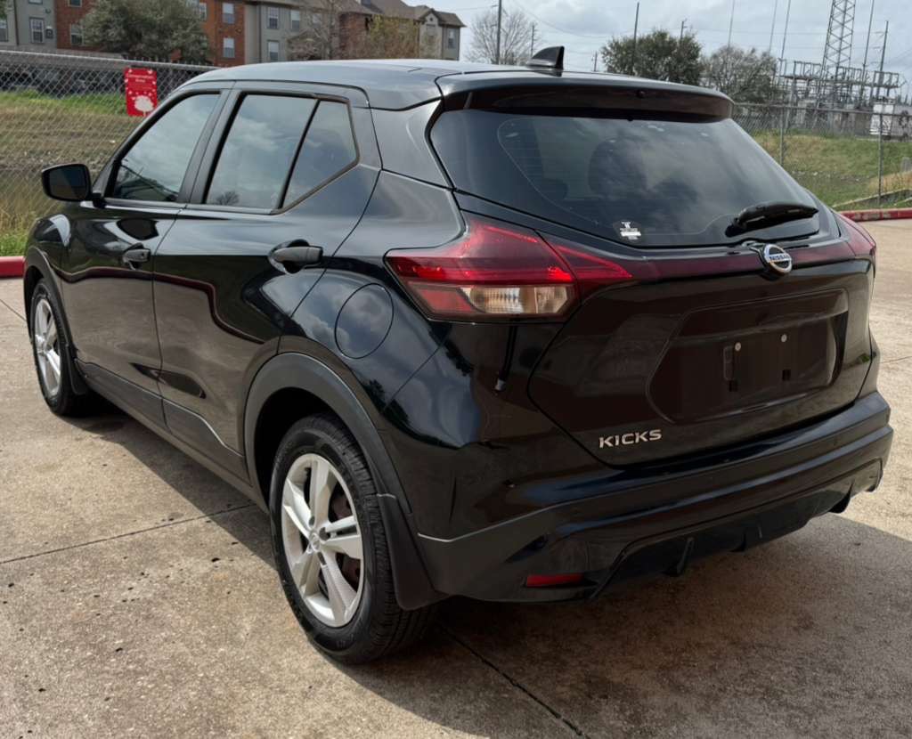2021 Nissan Kicks Image 3
