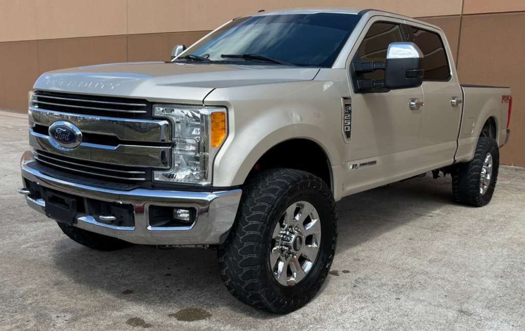 2017 Ford F-250 Image 2
