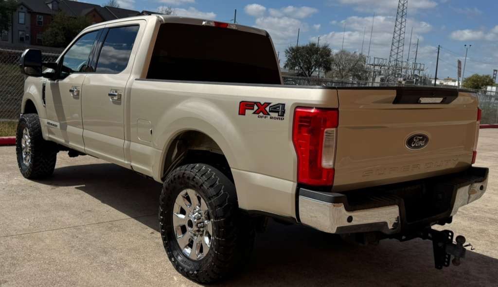 2017 Ford F-250 Image 3