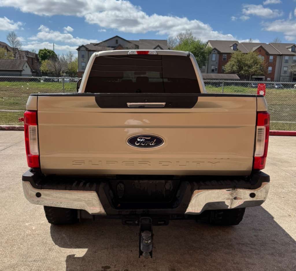 2017 Ford F-250 Image 6