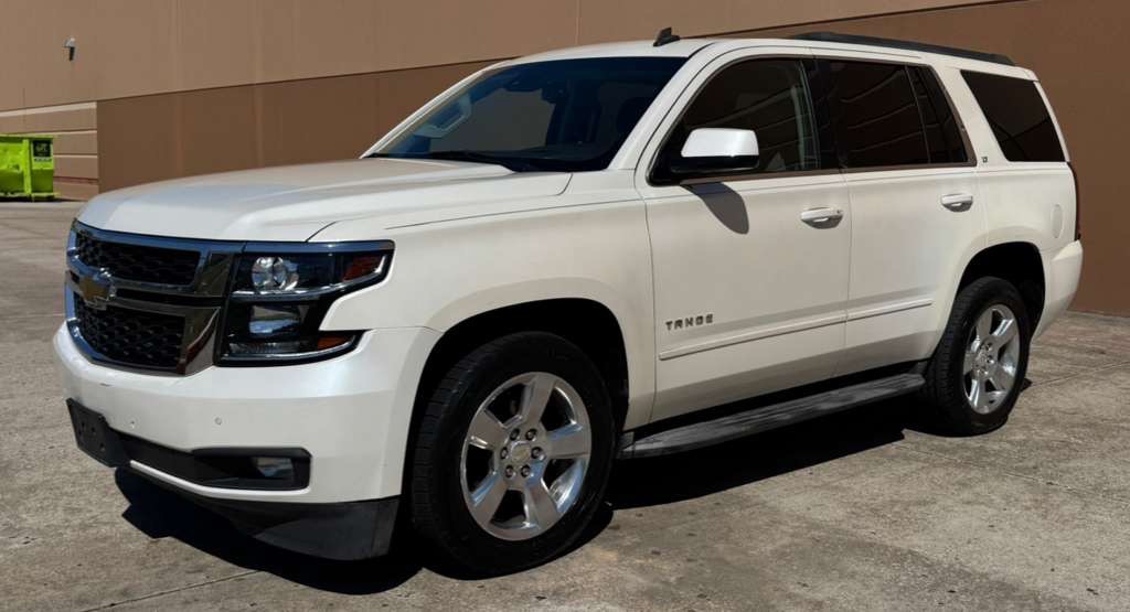 2015 Chevrolet Tahoe Image 2