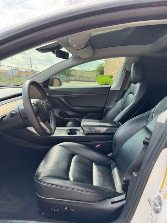 2021 Tesla Model 3 Image 10