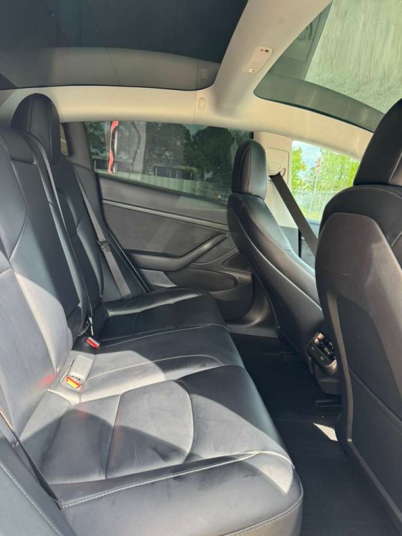 2021 Tesla Model 3 Image 11