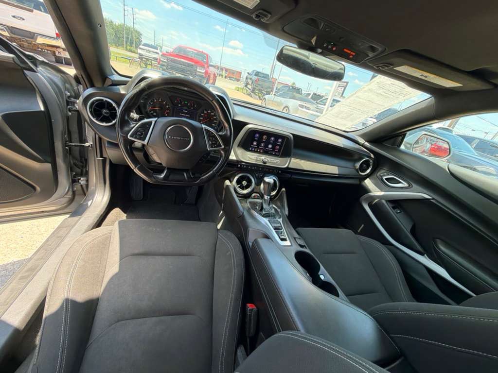 2021 Chevrolet Camaro Image 17