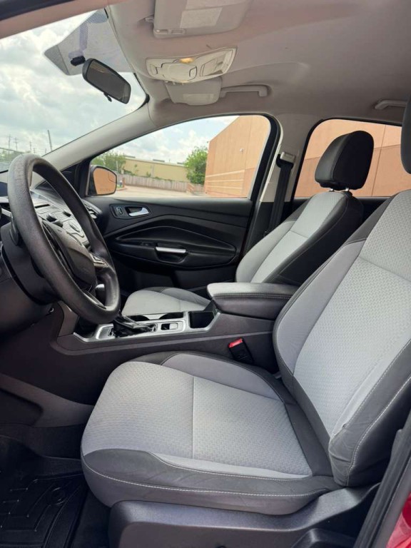 2017 Ford Escape Image 9