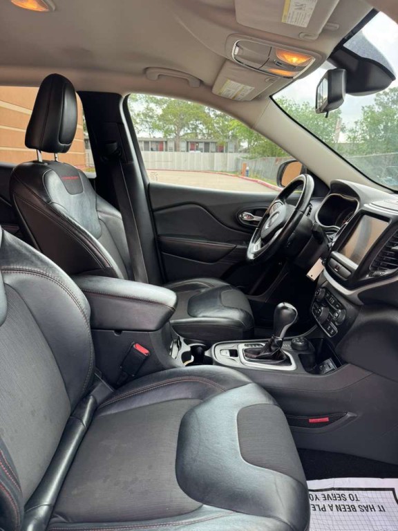 2015 Jeep Cherokee Image 9