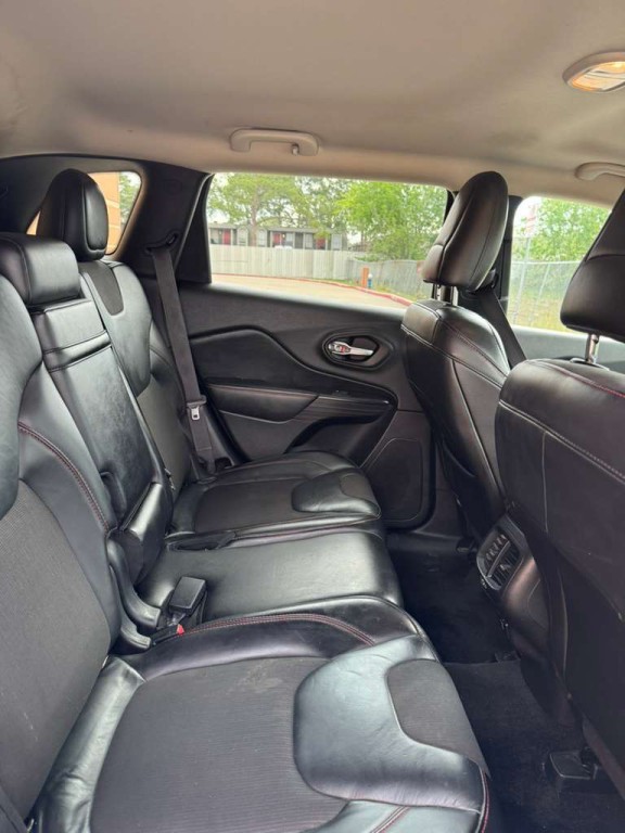 2015 Jeep Cherokee Image 10