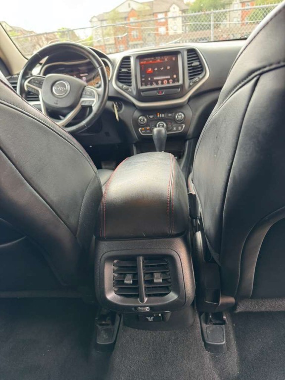 2015 Jeep Cherokee Image 11