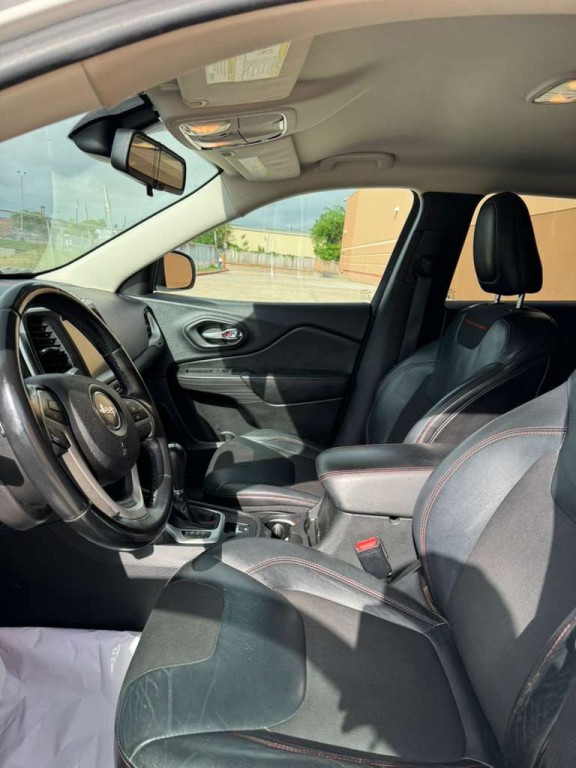 2015 Jeep Cherokee Image 12